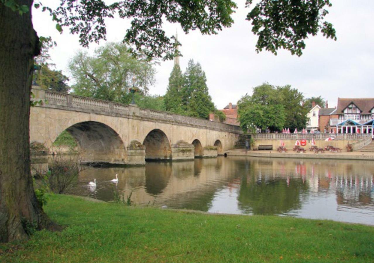 D&E Homestay Wallingford Luaran gambar